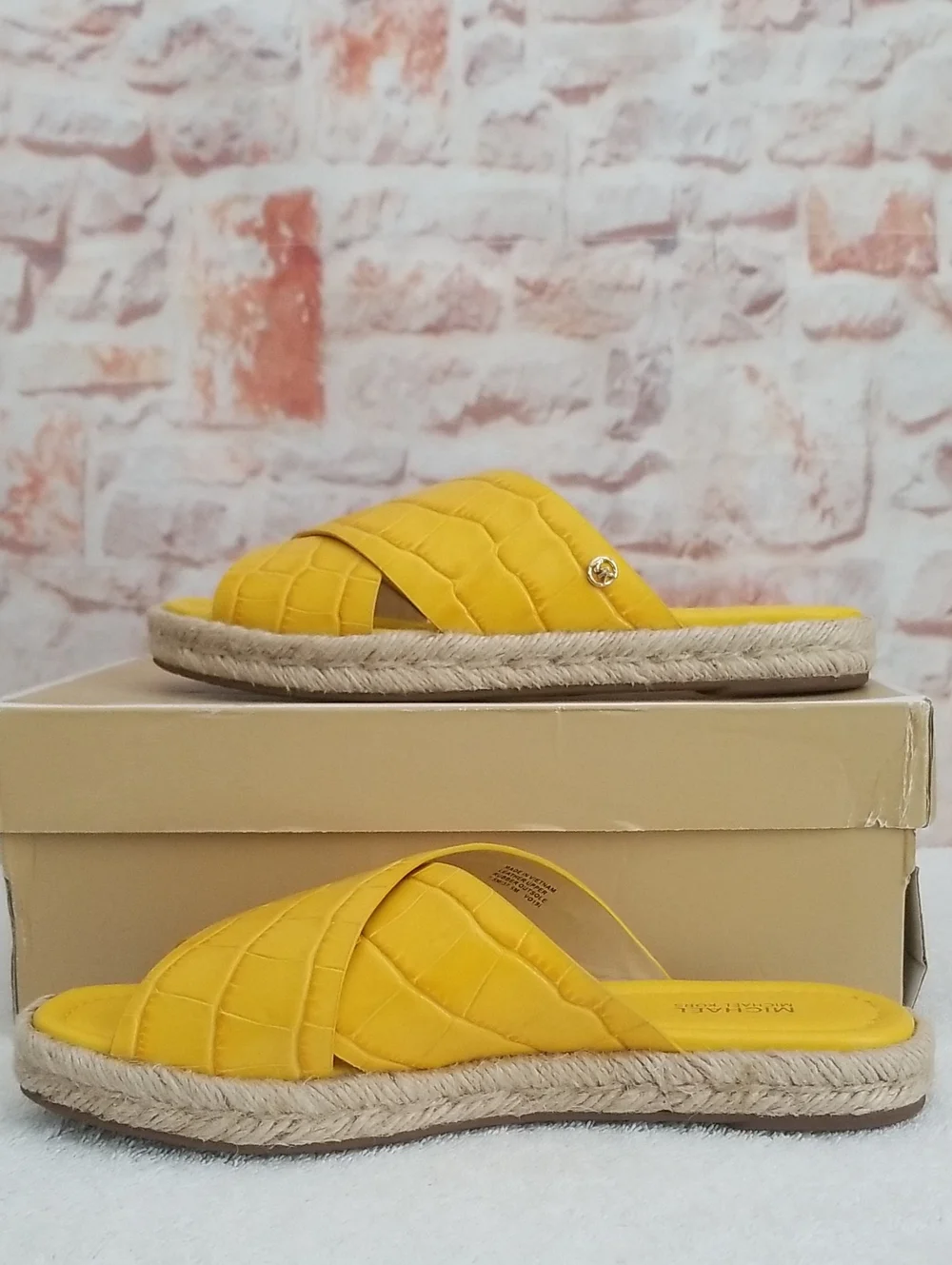 New Michael Kors Linden Croc-Embossed Sandals